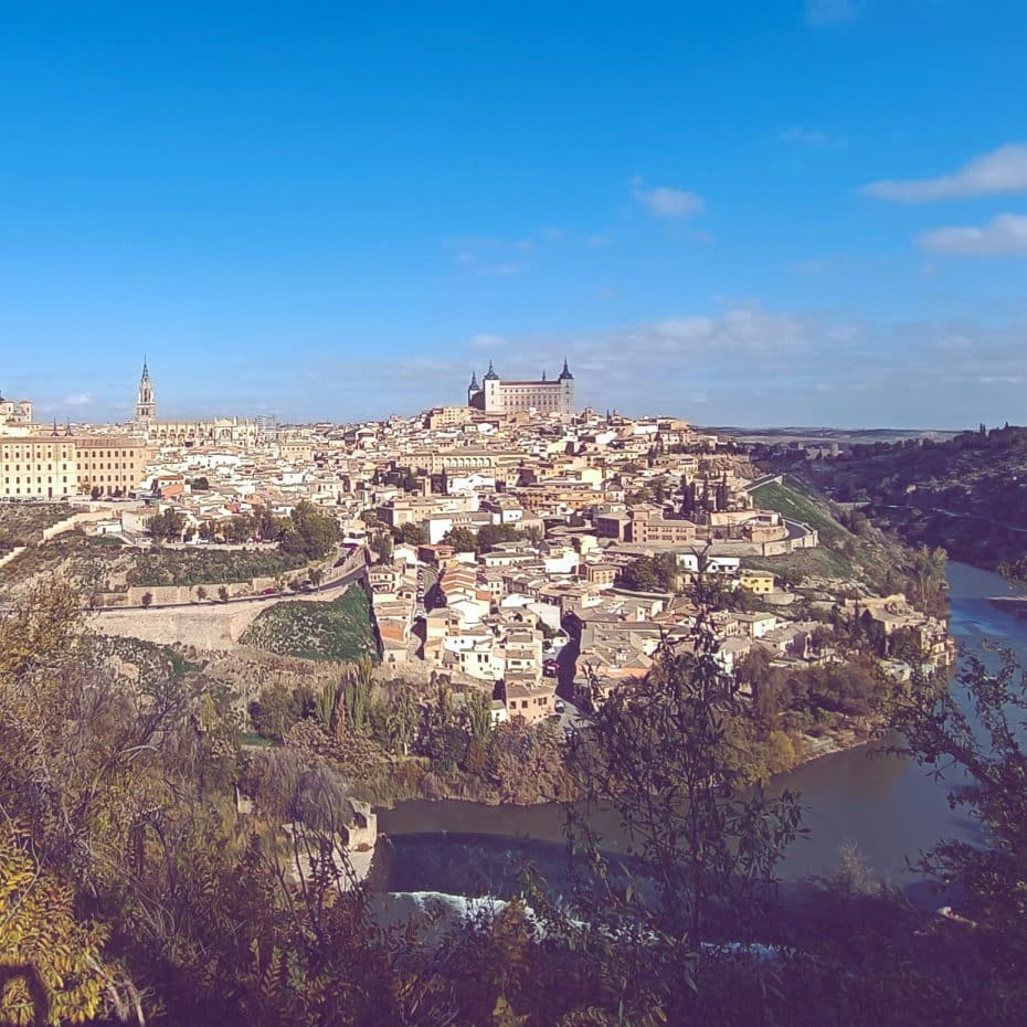 Vista del centro storico di Toledo dal Mirador del Valle a Los Cigarrales