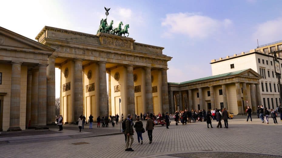 Berlin's Brandenburger Tor is a famous example of Neoclassical architecture