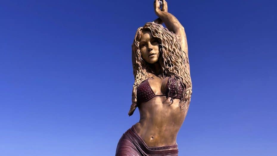 Yes, there's a statue dedicated to Barranquillera pop phenomenon Shakira in her hometown