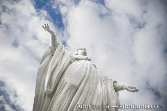 Estatua de la Virgen María que corona el Cerro de San Cristobal. Es el segundo punto natural más alto de la ciudad. A.I.