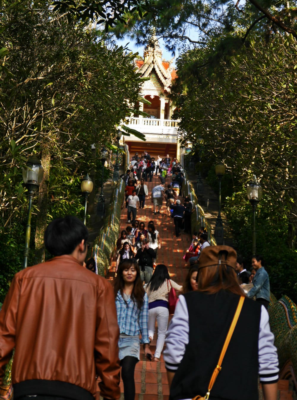 Escaleras del Wat Phra That Doi Suthep