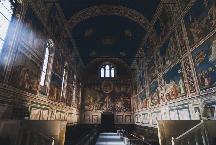 Capella dels Scrovegni, un viatge del cel a l'infern a través dels seus frescos