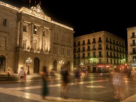 On allotjar-se a Barcelona per a vida nocturna: Millors zones de marxa
