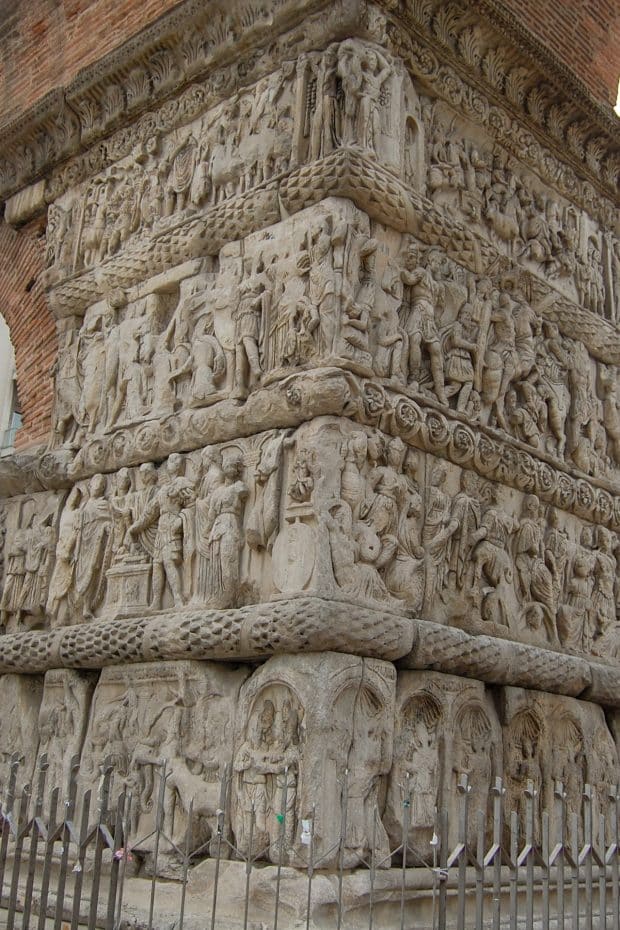 Arch of Gallerius - Reliefs
