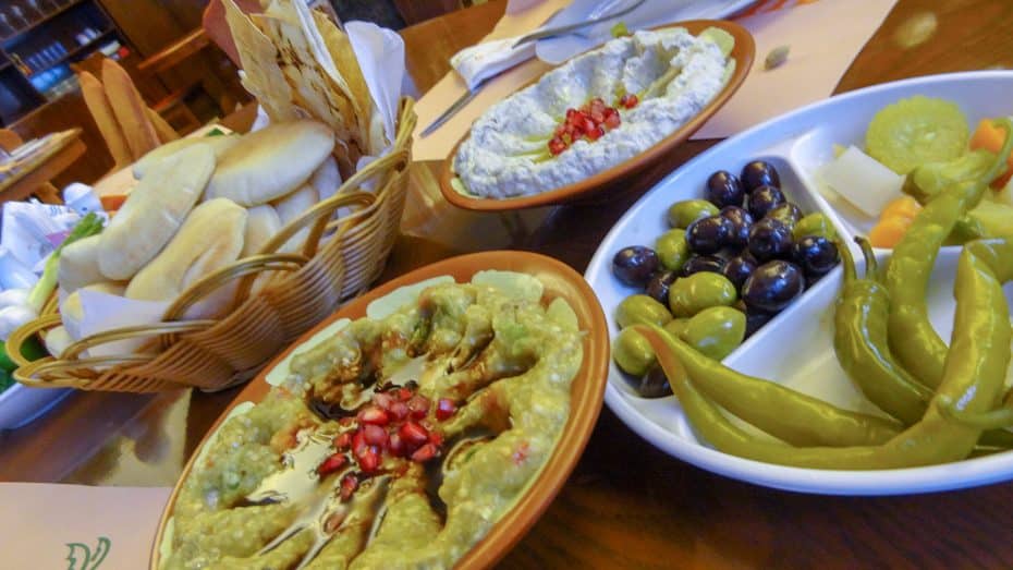 No te pierdas la magnífica comida de Oriente Medio de los restaurantes de Dubai - Los 10 mejores de Dubai