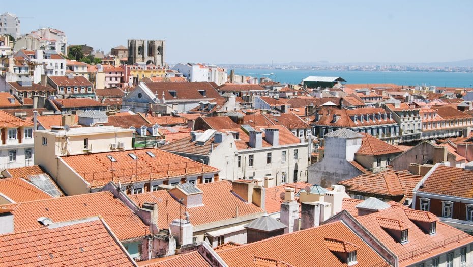 Vista de Lisboa desde lo alto del remonte de Santa Justa