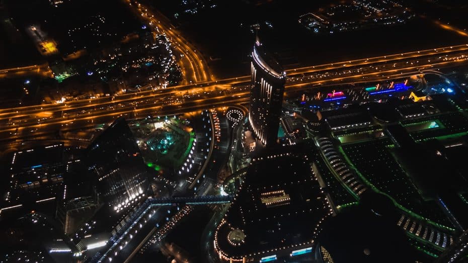 Vistas nocturnas desde lo alto del Burj Khalifa
