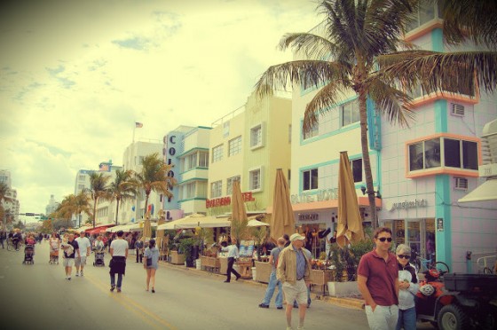 art-deco-district-miami-beach-6-560x372