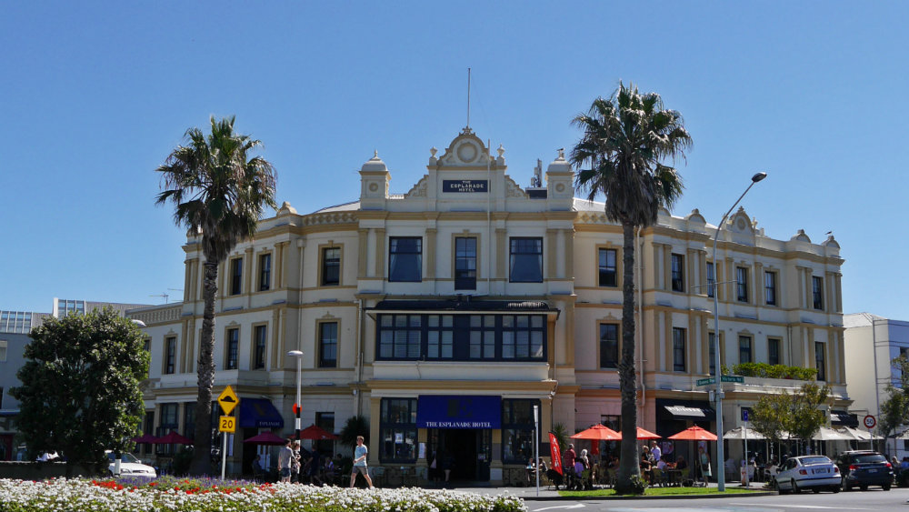 The Esplanade Hotel in Devonport - North Auckland