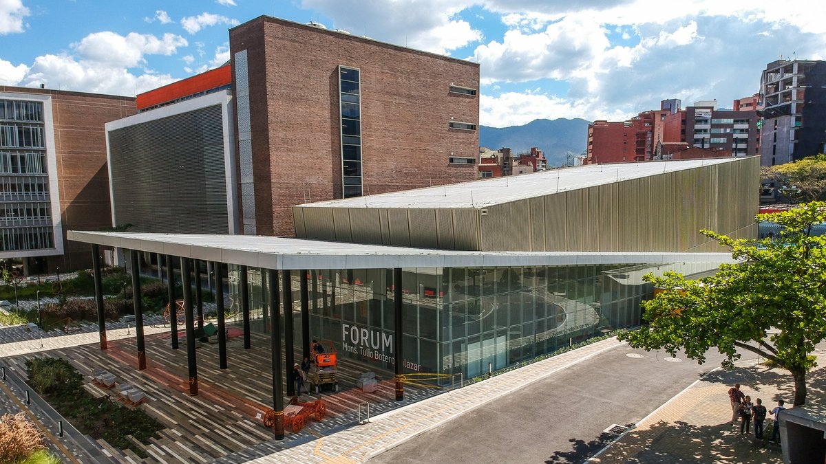 Situato a ovest del centro città, Laureles-Estadio è il quartiere universitario di Medellín e un'ottima posizione per alloggi economici e cibo.