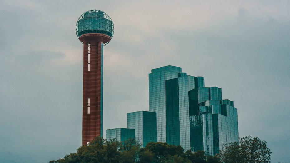 Packed with attractions, Downtown is the best area to stay in Dallas for both sightseeing and business. Our absolute favorite hotel in this rea is definitely the Hyatt Regency Dallas.