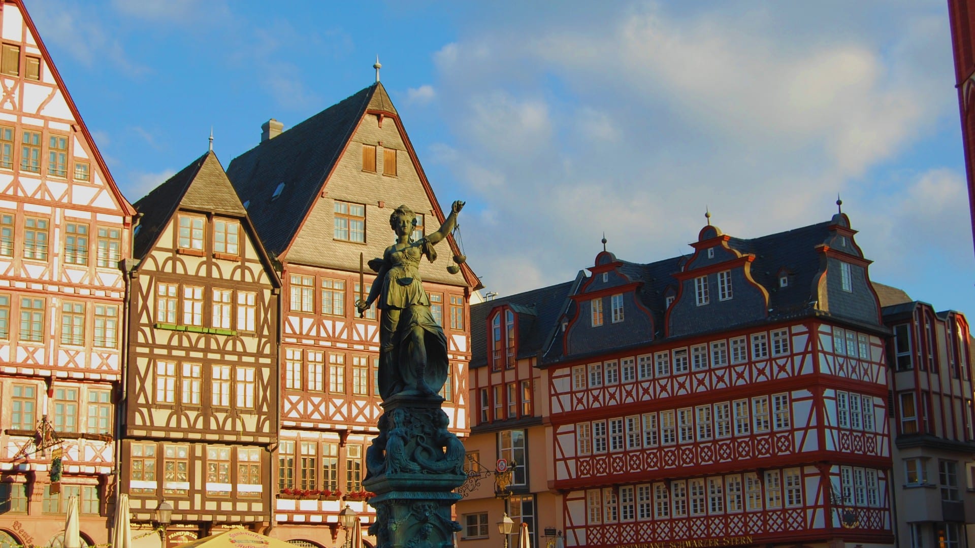 Home to many historic landmarks, quaint squares and gothic churches, Zentrum-Altstadt, Frankfurt’s Old Town, is also where many of the city’s best hotels are found