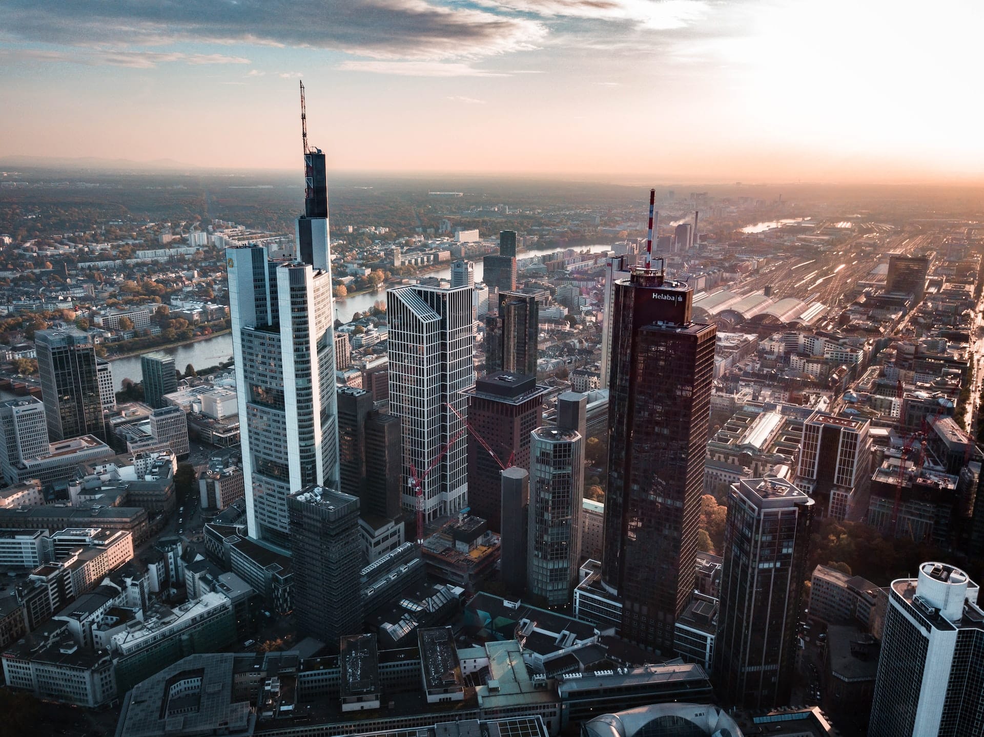 Home to some of the tallest skyscrapers in Europe, Frankfurt's Financial District is a dynamic business and commercial area packed with shopping areas and some of the best hotels in the city
