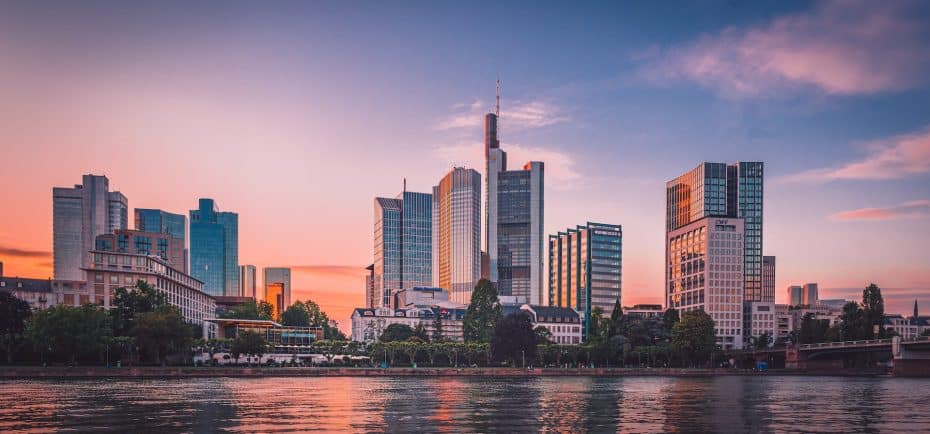 Innenstadt, Frankfurt's Central Business District, is a great place to find accommodation in the German city for tourists interested in luxury hotels, shopping and modern architecture