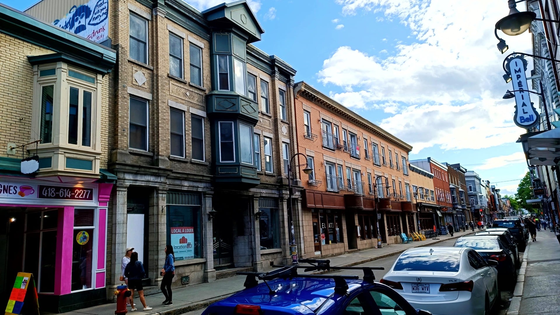 Located directly west of the Old Town, St-Jean-Baptiste is a bohemian, young and vibrant area packed with shops, restaurants and nigthlife venues