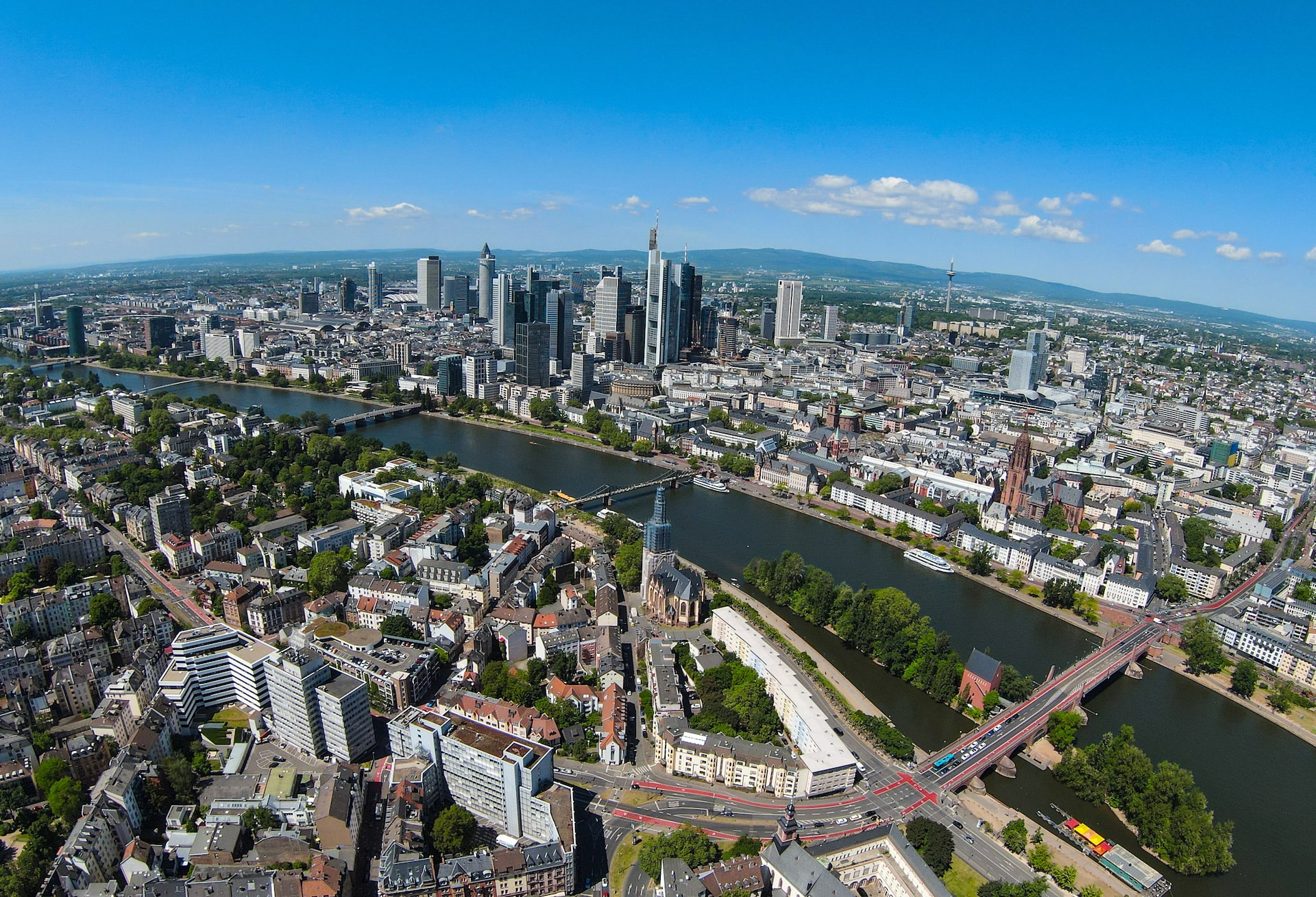 Located on the south bank of the Main River in central Frankfurt, the Sachsenhausen district is one of the most interesting in the city.