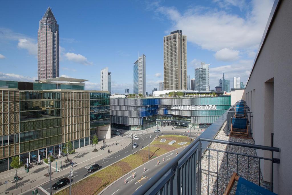 Not far from the Hauptbahnhof and Trade Fair, Gallus is the place to find great value for money when it comes to accommodation in Frankfurt-am-Main