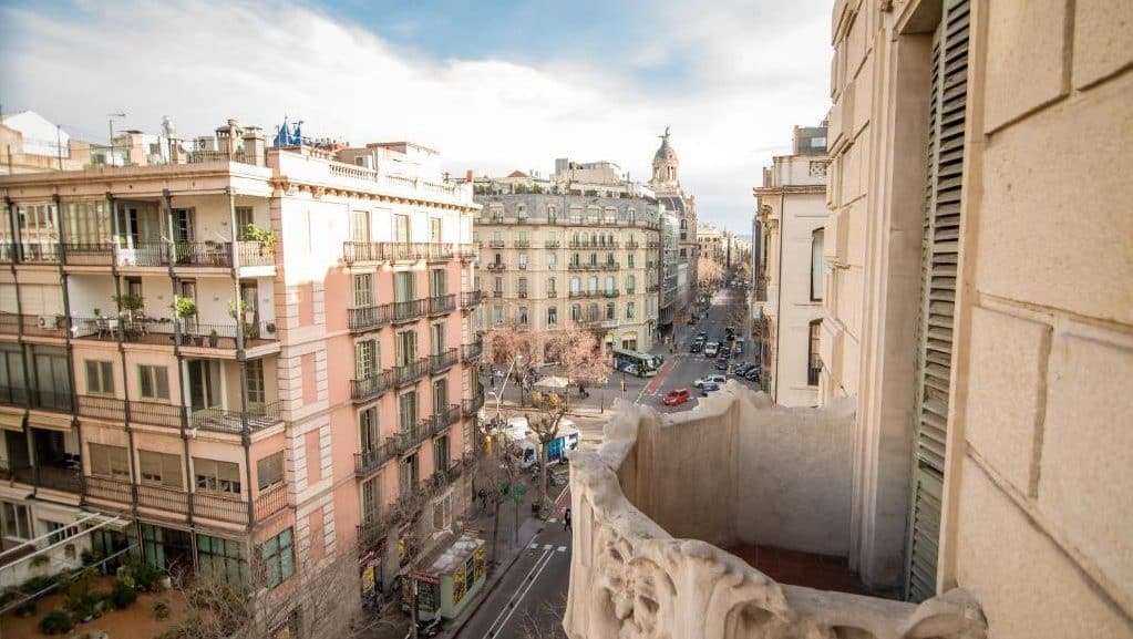 The area around Universitat is known for its stylish 19th-century architecture, trendy boutiques & lovely cafés & restaurants