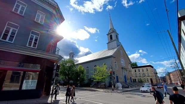 While not as convenient as Saint-Jean-Baptiste, the Saint-Roch quarter is near Quebec City's train station and offers great value for money on hotels