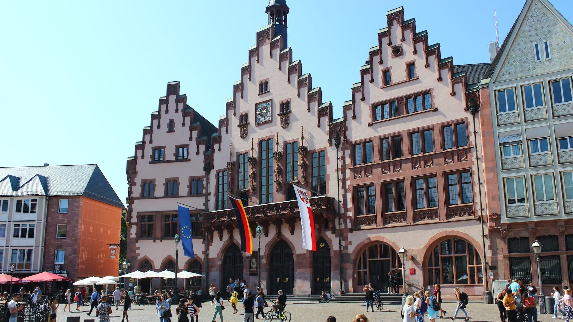 Home to Frankfurt's Old Town and financial district, Frankfurt's city centre is the best area for visitors to the German city