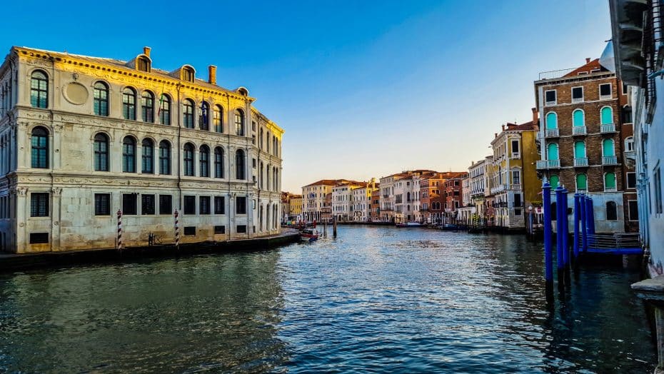San Polo es un lugar ideal para admirar los magníficos palacios de Venecia junto al canal