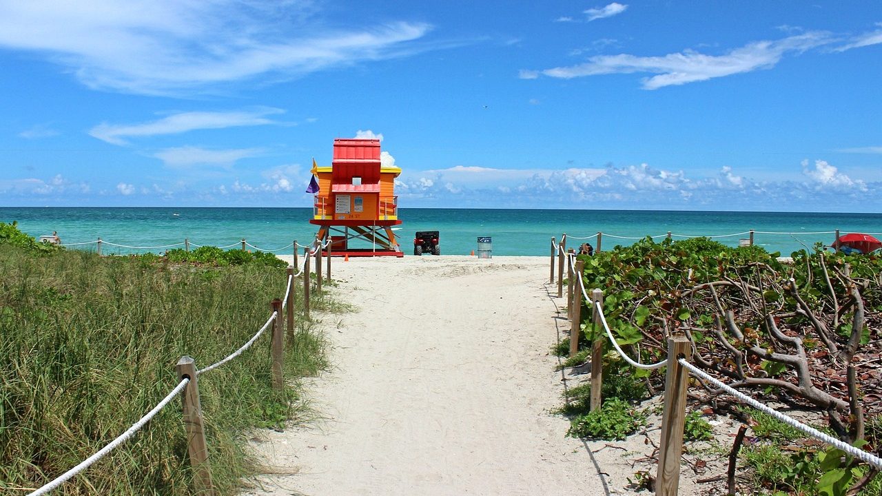 South Beach es el mejor barrio junto a la playa donde alojarse en Miami