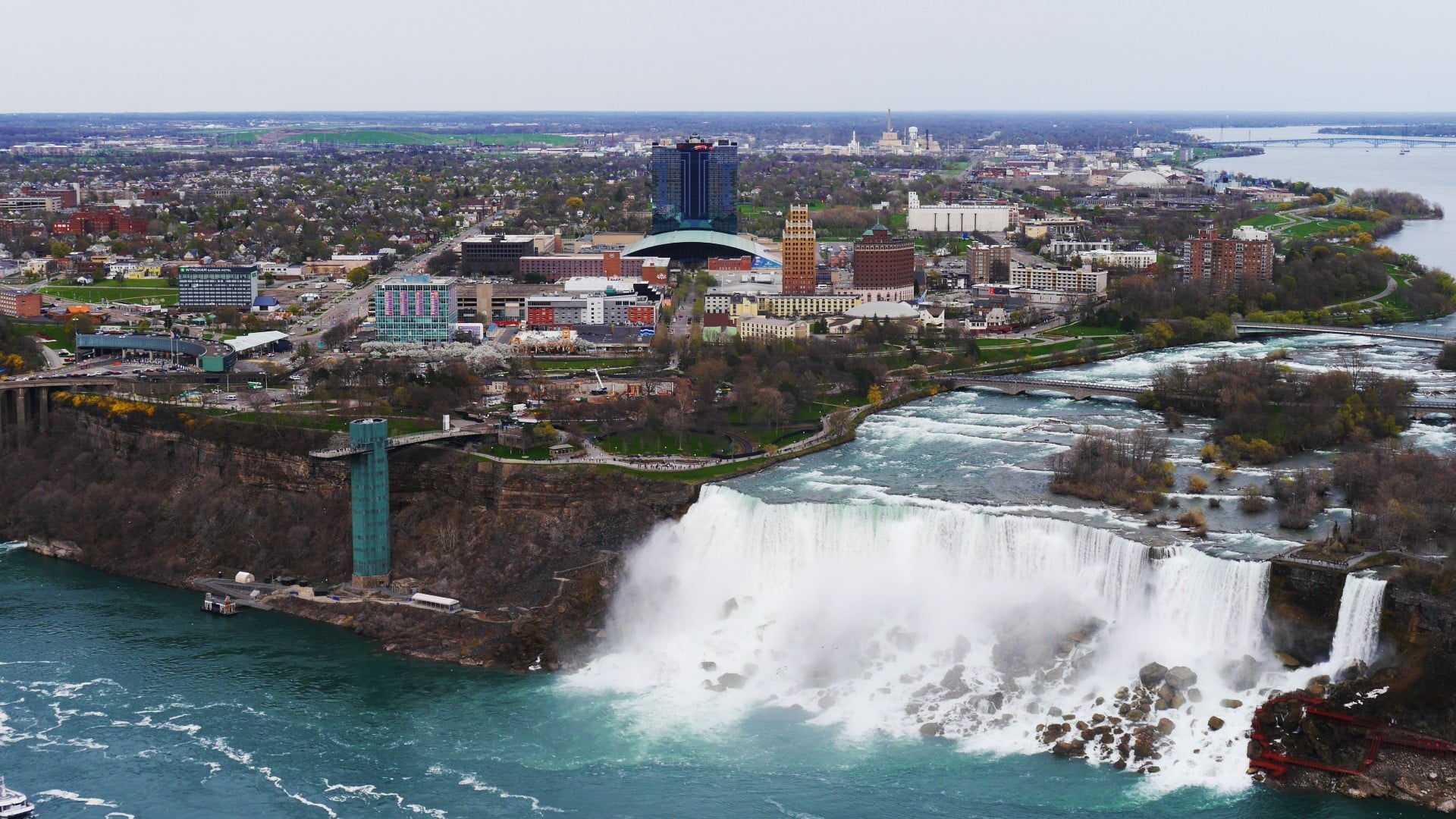 While the Canadian side offers the best views of the falls, Niagara Falls, NY is also a great place to stay in the area