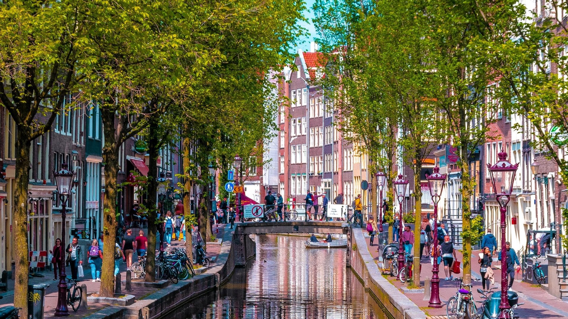 Conocido por sus boutiques y canales, Jordaan es una gran opción a la hora de elegir el mejor distrito para alojarse en Ámsterdam