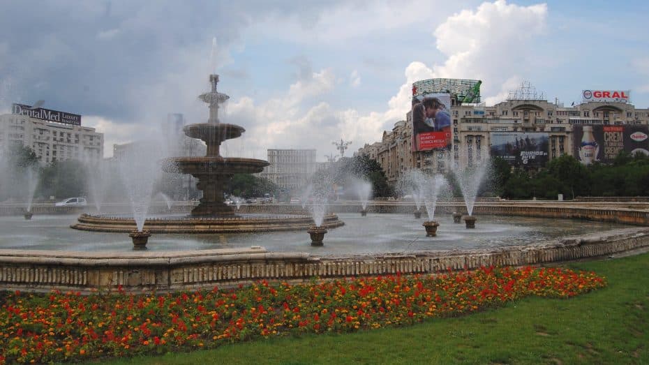 La Piata Unirii (Plaza de la Unión) se considera el corazón de Bucarest