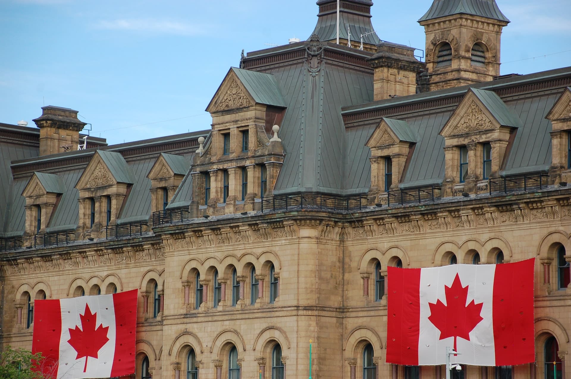 Con atracciones como Parliament Hill y las principales instituciones del gobierno de Canadá, Downtown Ottawa es la mejor zona donde hospedarse en la capital canadiense