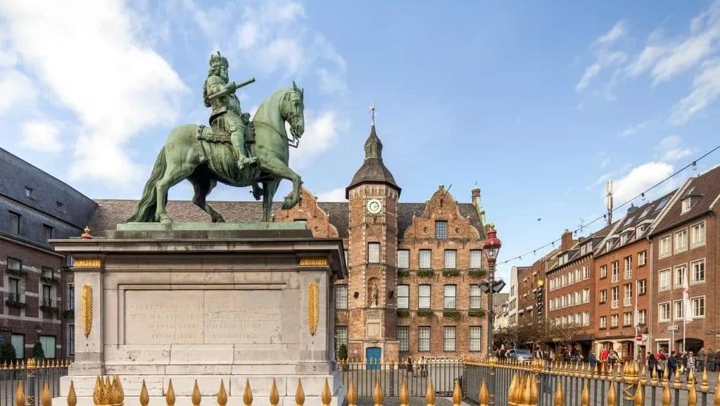 La Marktplatz está en el corazón del casco antiguo de Düsseldorf