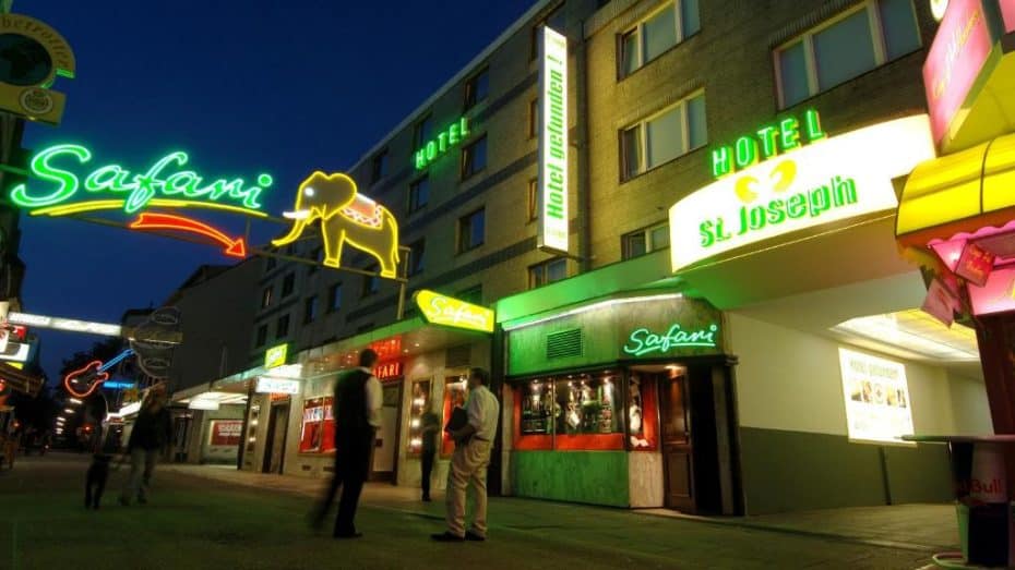 Reeperbahn is the most famous entertainment district in Hamburg