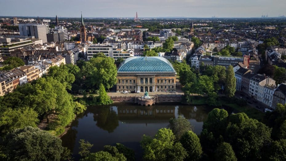 El Hofgarten está considerado el parque más hermoso de Düsseldorf