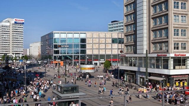 Alexanderplatz es un emocionante destino de compras en Berlín