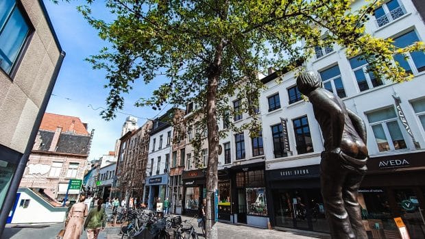 Boasting great shopping, culture and nightlife, Theaterbuurt has it all
