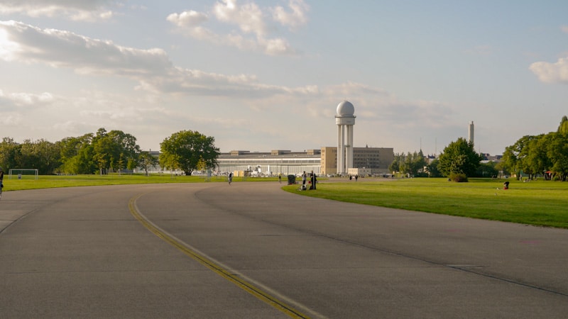 Con Tempelhofer Park como principal atractivo, Tempelhof es una alternativa excelente para estancias largas.