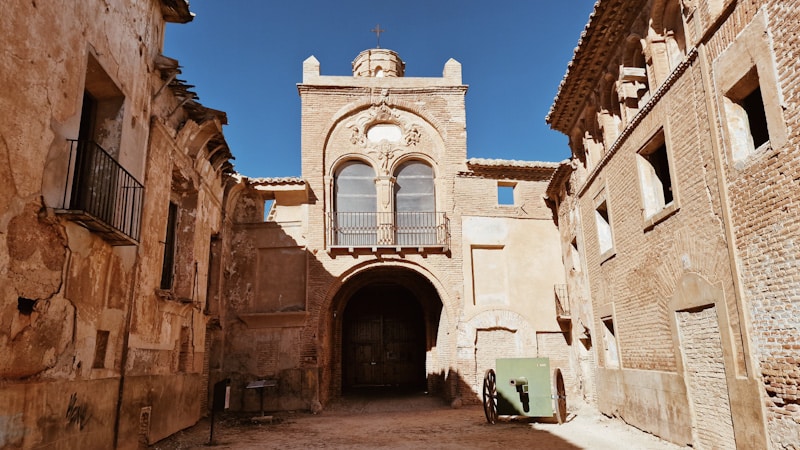 Portal de la Villa, Belchite, Aragón