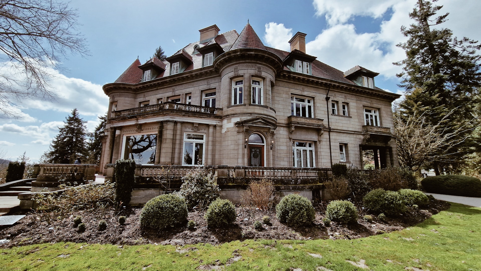 Como distrito que acoge Pittock Mansion y Washington Park, West Portland es una de las zonas más verdes de Portland