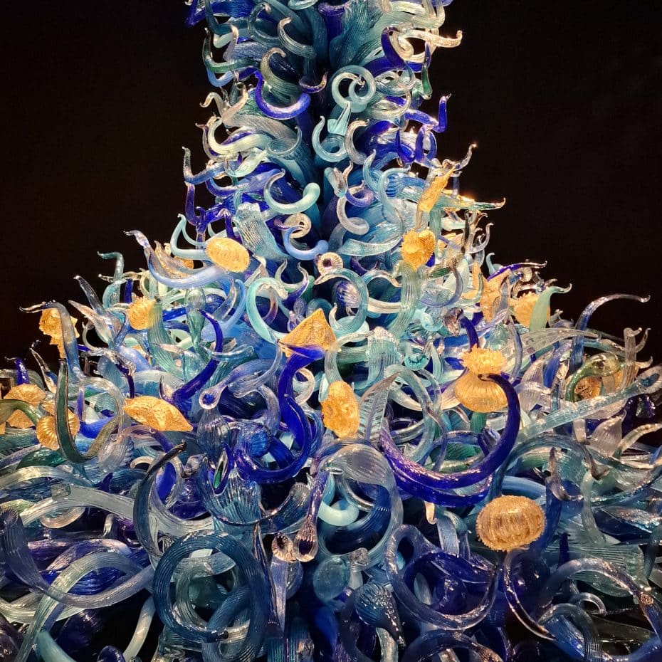 La exhibición Chihuly Garden and Glass es una atracción imperdible en Seattle