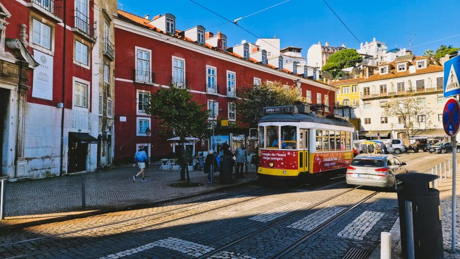 L'Alfama è uno dei quartieri più affascinanti di Lisbona.