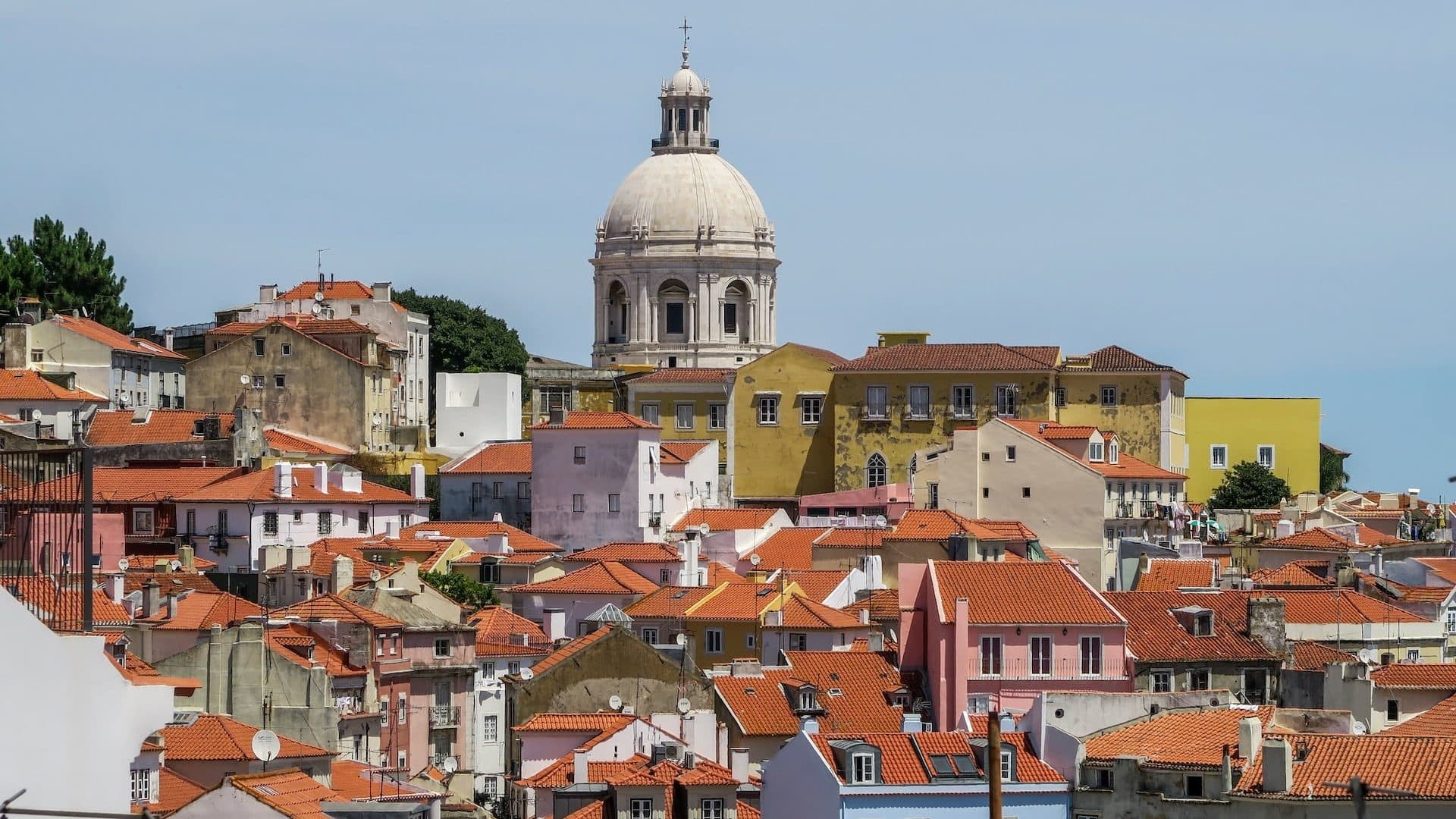 L'Alfama offre alcuni dei migliori belvedere di Lisbona