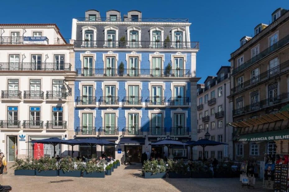 Home to several historic neighborhoods and attractions, 
Lisboa Centro
 also hosts some of the city's top-rated hotels, including the lovely 
Blue Liberdade Hotel
 (pictured)