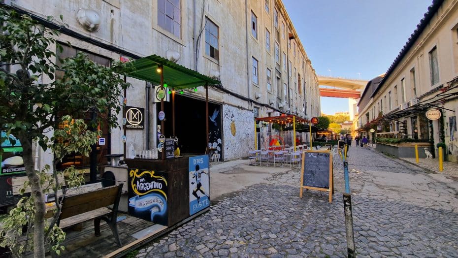 LX Factory Lisboa está repleta de lugares para comer y beber