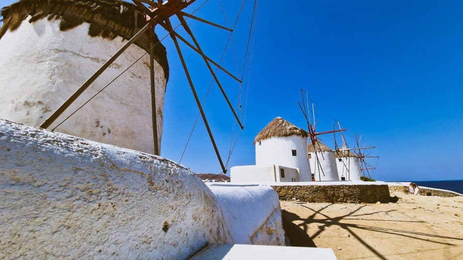 La città di Mykonos ospita i famosi mulini a vento di Mykonos