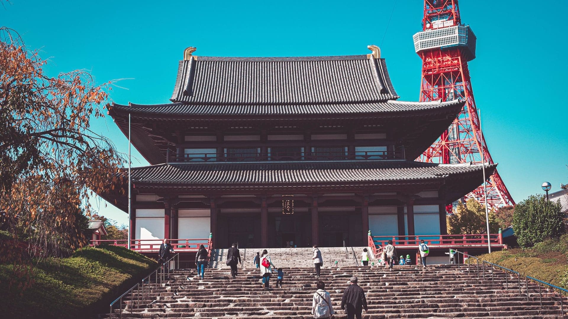 El templo Sengakuji y el templo Zojoji se encuentran en esta zona.