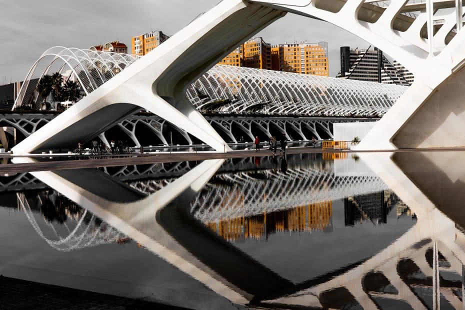 La Ciudad de las Artes y las Ciencias es una de las principales atracciones de Valencia