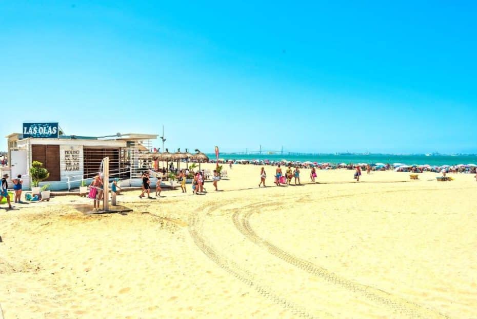 Valdelagrana está considerada como una de las mejores playas de El Puerto de Santa María y de la provincia de Cádiz