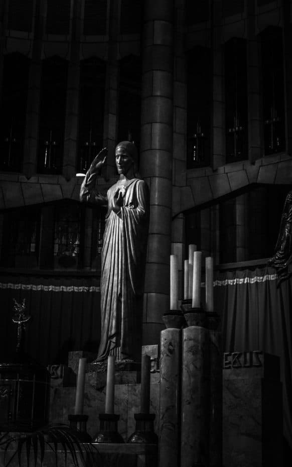 Basilica of the Sacred Heart - Altar