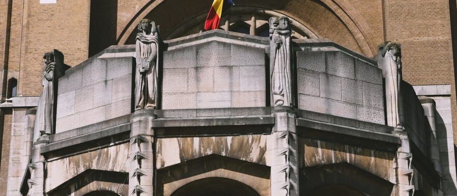 Basílica del Sagrado Corazón - Detalle de las esculturas art déco