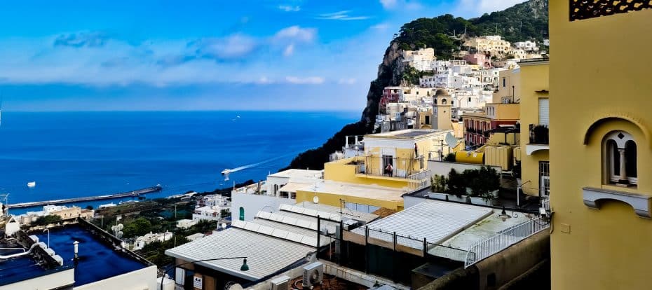 Reserva todo lo que puedas con antelación para ahorrar algo de dinero en tu aventura por Capri